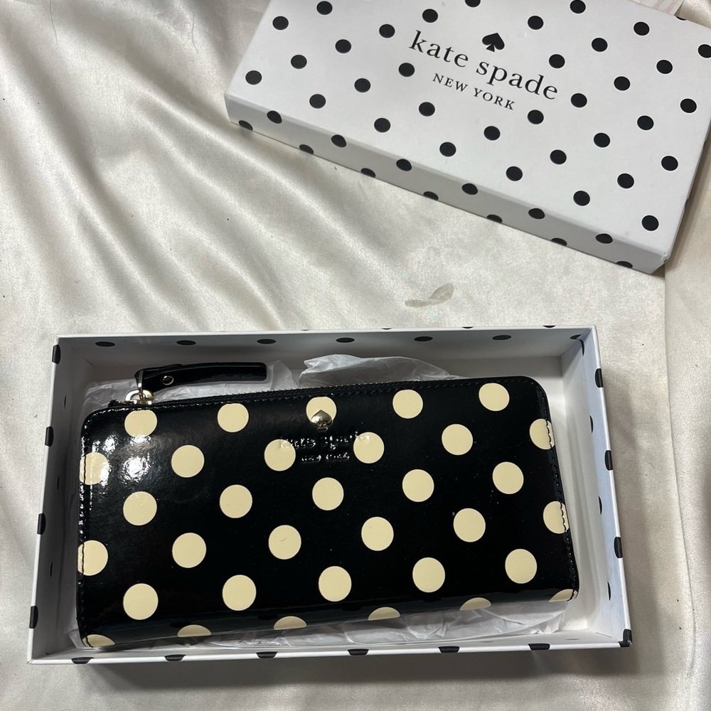 Kate spade polka dot wallet - Picture 2 of 6